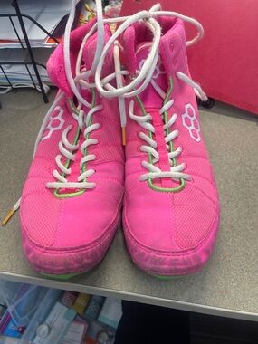 Men's Athletic High-Top Sneakers in Pink with Green Accents